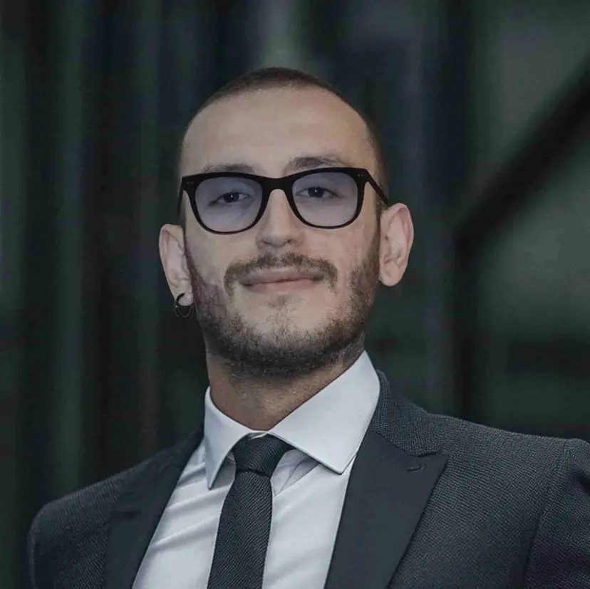 پوریا حمزه‌زاده